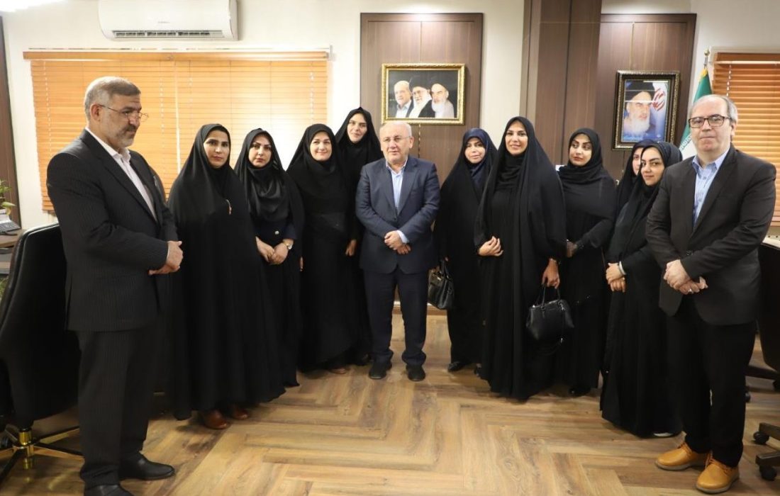 خط قرمز من ولایت، قانون و مردماند
